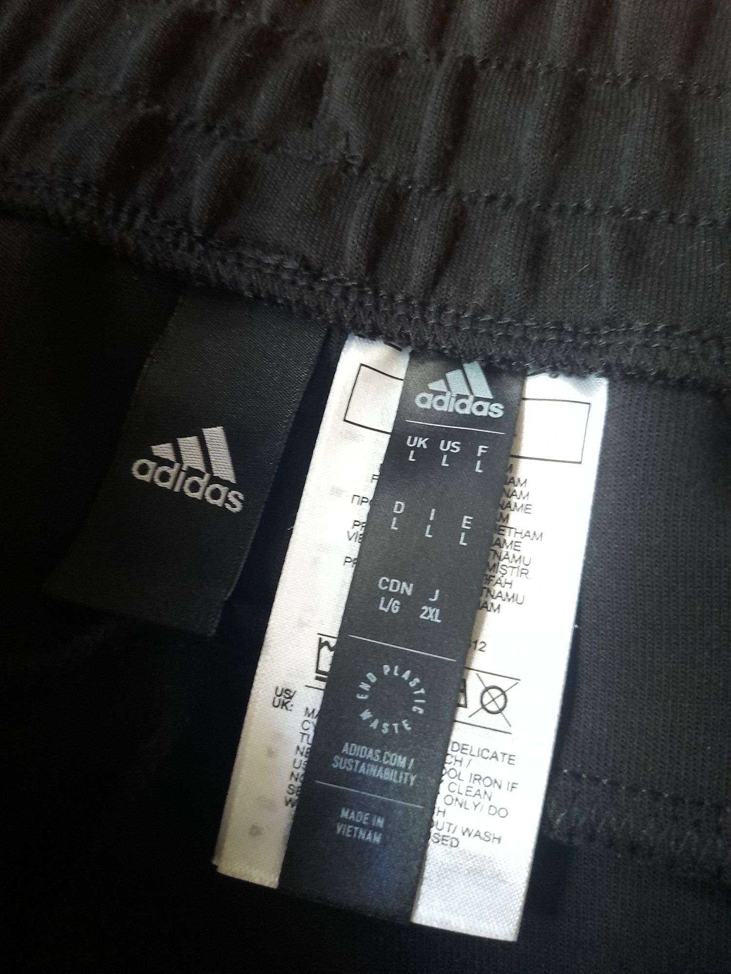 Adidas Manchester united мъжко долнище L размер.