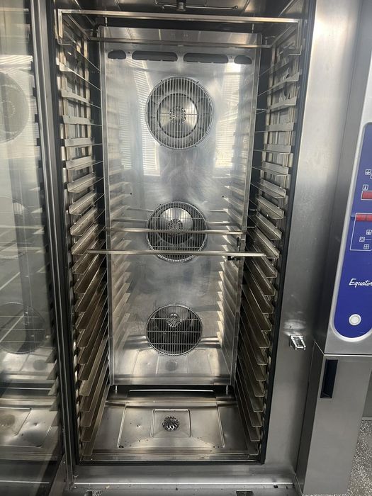 Конвектомат 20 тави като нов