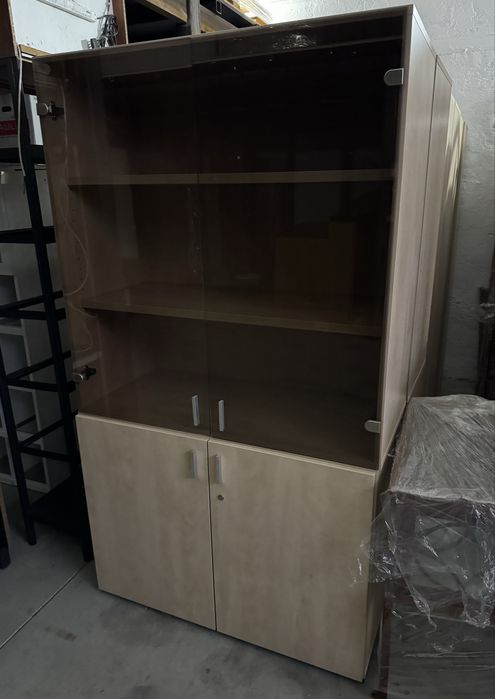 8 Buc. Dulap cu Vitrină; Bibliotecă; Fișet Birou