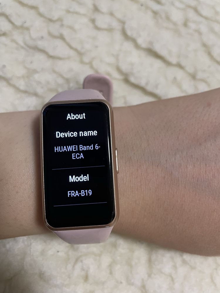 Смарт часовник Huawei Band 6