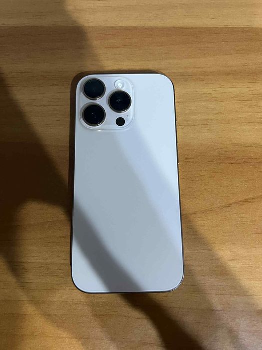 Schimb iPhone 16 Pro!