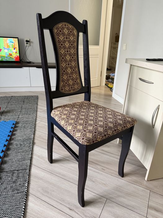 Стулья коричневого цвета в хорошем состоянии