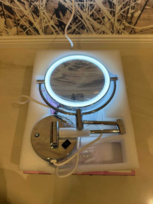 Oglinda cosmetica perete