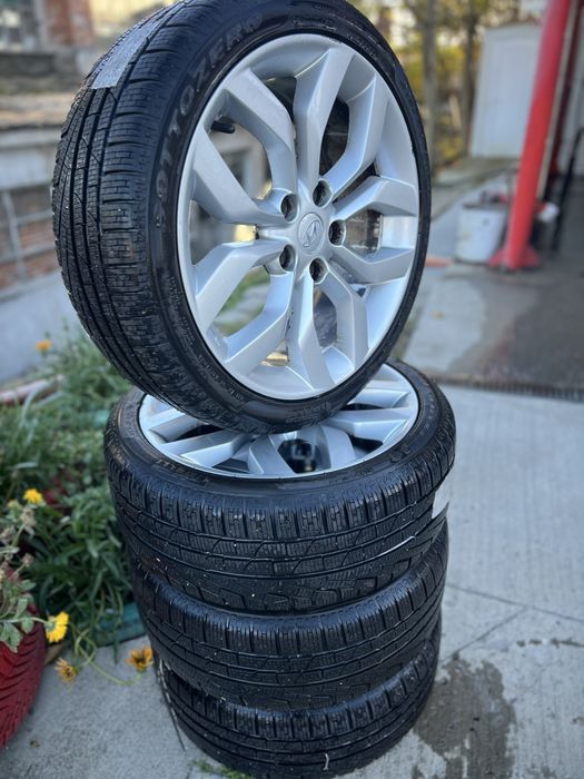Джанти с гуми Hyundai  215/40/18 5x114,3