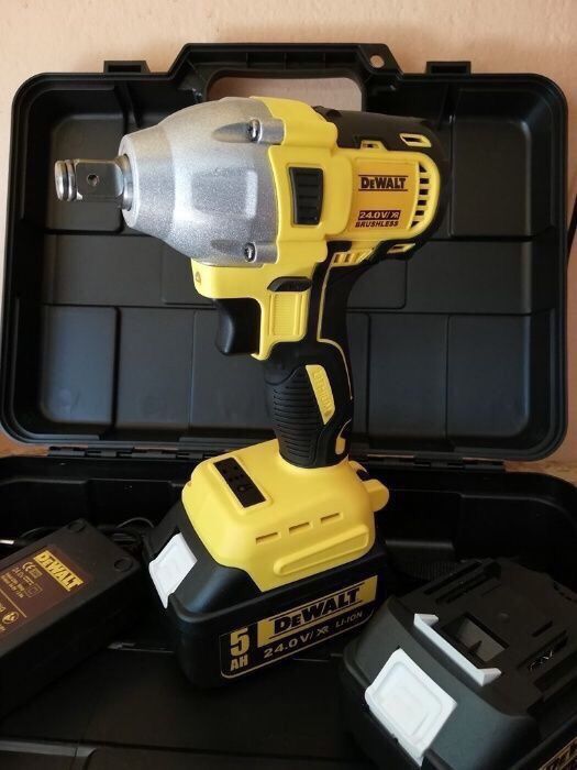 Гайковерт Dewalt 24V 5 Ah с 2 батерии зарядно и куфар