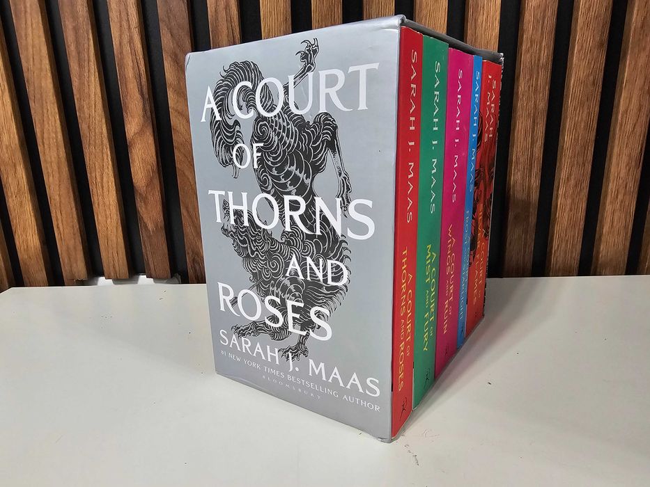 Acotar  5 carti set complet  in engleza A Court of Thorns and Roses