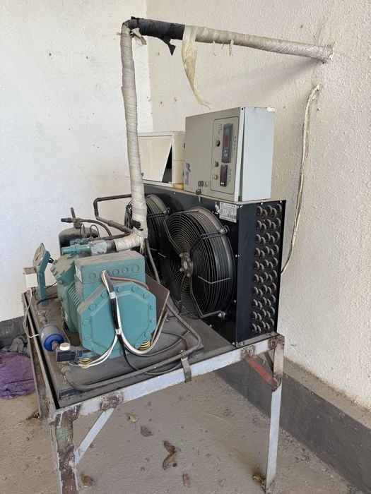 Холодильник продаётся для больших складов.