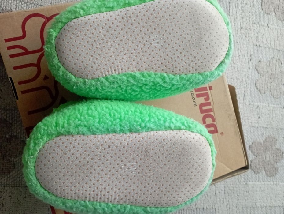 Детски пухкави пантофи Baby Gap