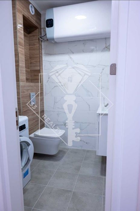 Продава се Тристаен апартамент в Пловдив, Христо Смирненски - 106 кв.м за 2038 €/кв.м - Снимка #9