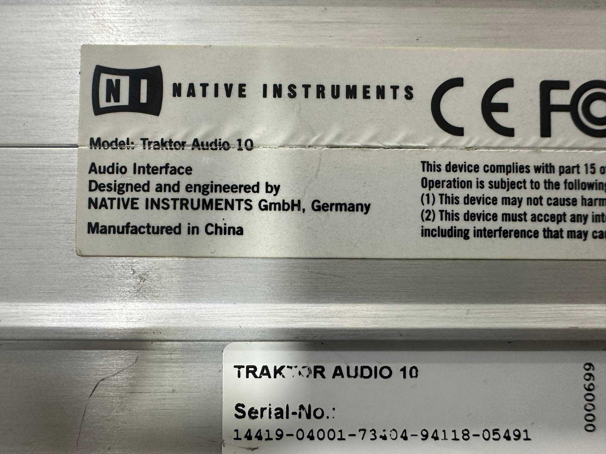 Native Instruments Traktor Audio 10 - usb звукова карта