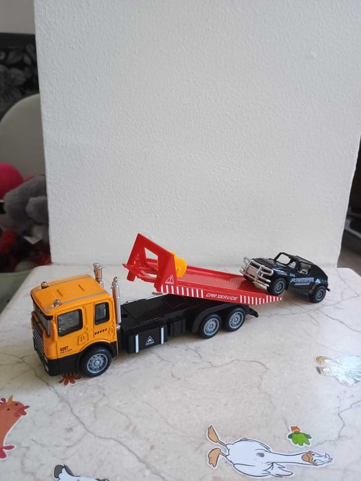 Camion platforma de jucarie