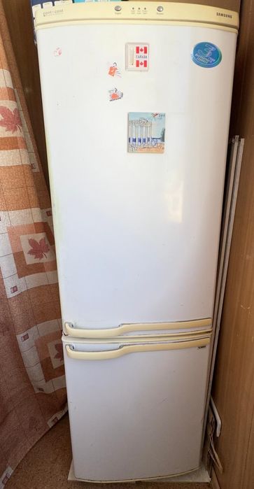 Продам холодильник Samsung