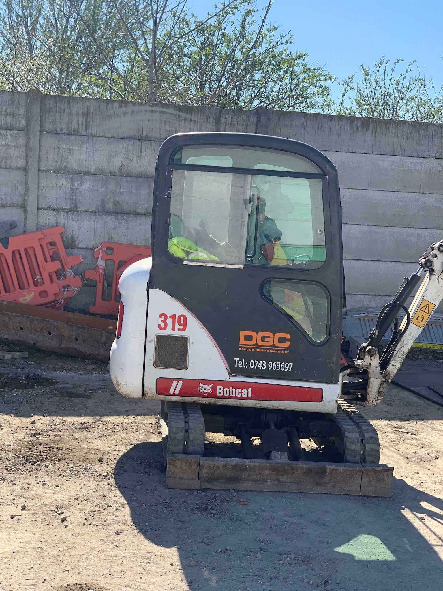 Miniexcavator Bobcat 319