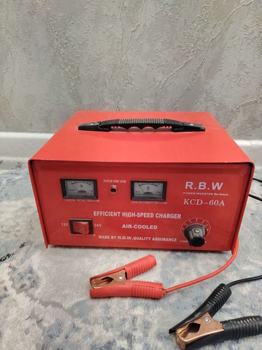 Akkumulyator zaryadlash qurilmasi sotiladi