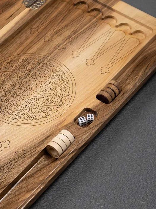 Нарды резные "Восточный узор" из ореха (Армения)