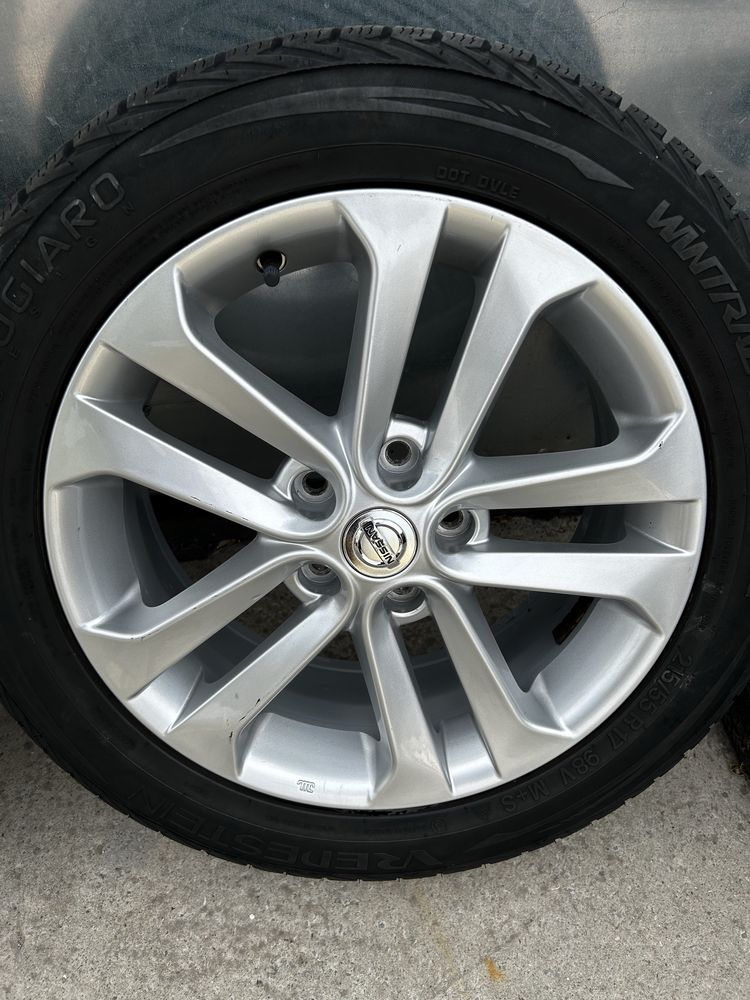 Джанти с гуми Nissan 17цола