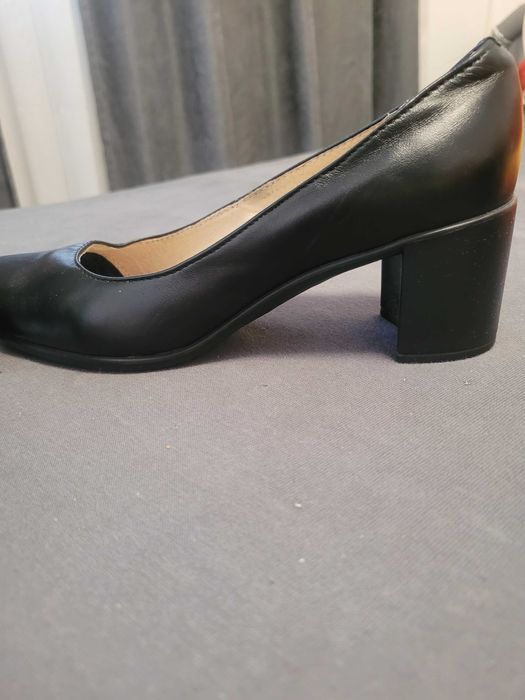 Кожени черни  обувки
