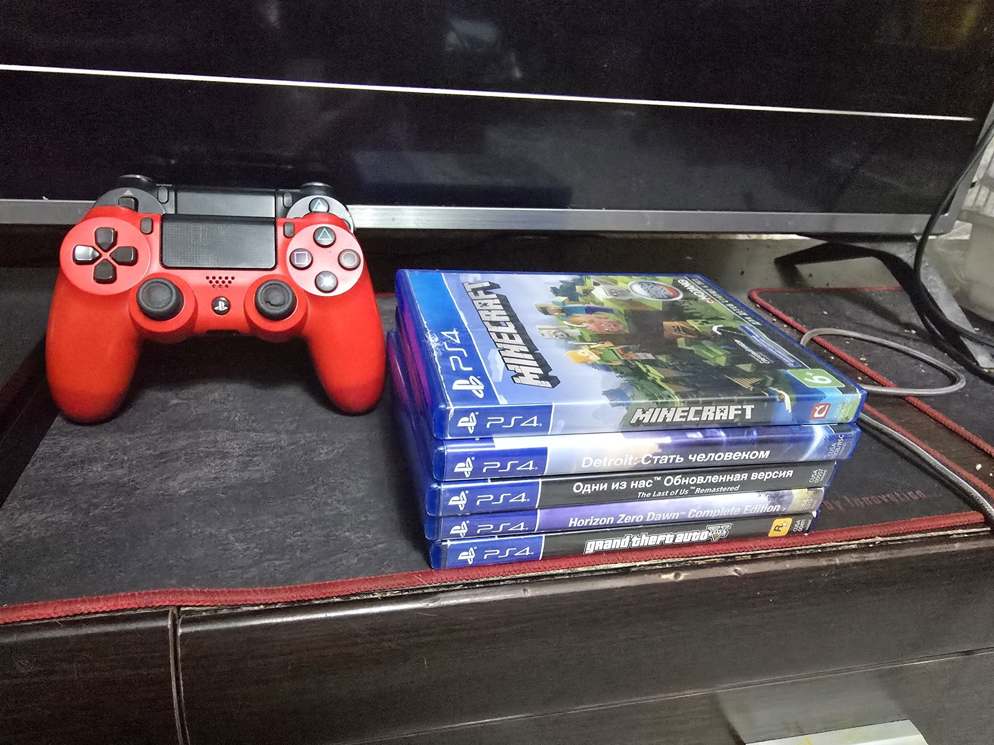 Продам PlayStation 4