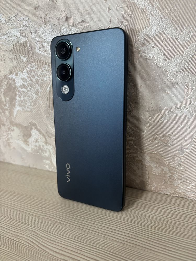Смартфон Vivo Y04