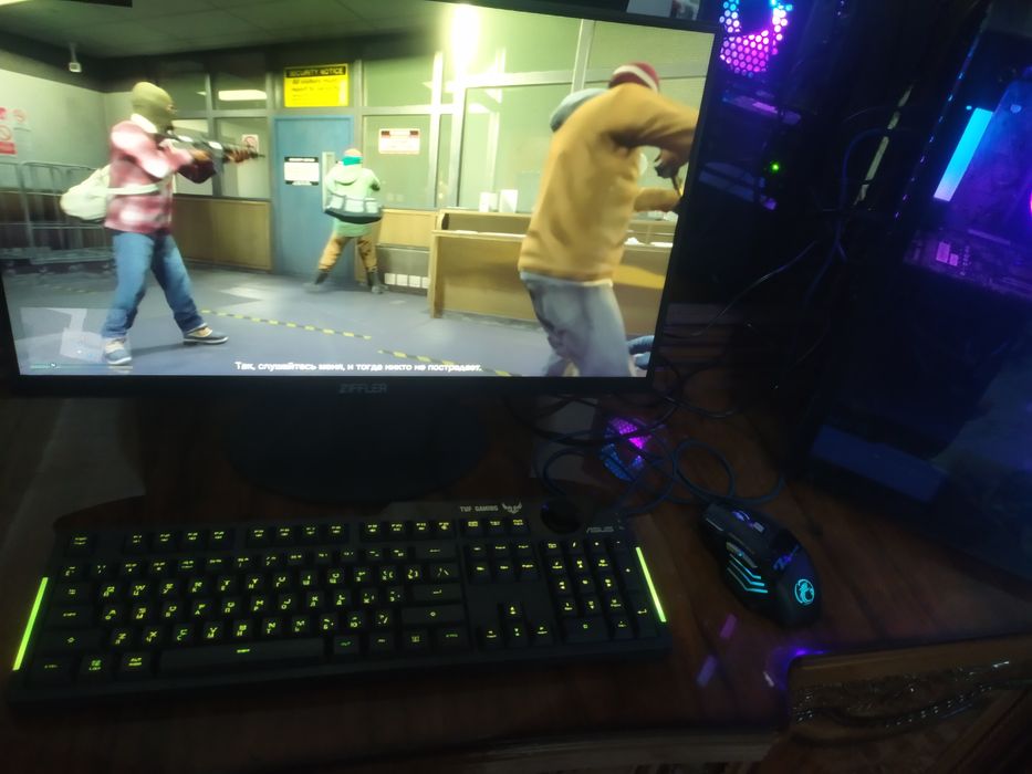 Igravoy kompyuter komplekt sotiladi.