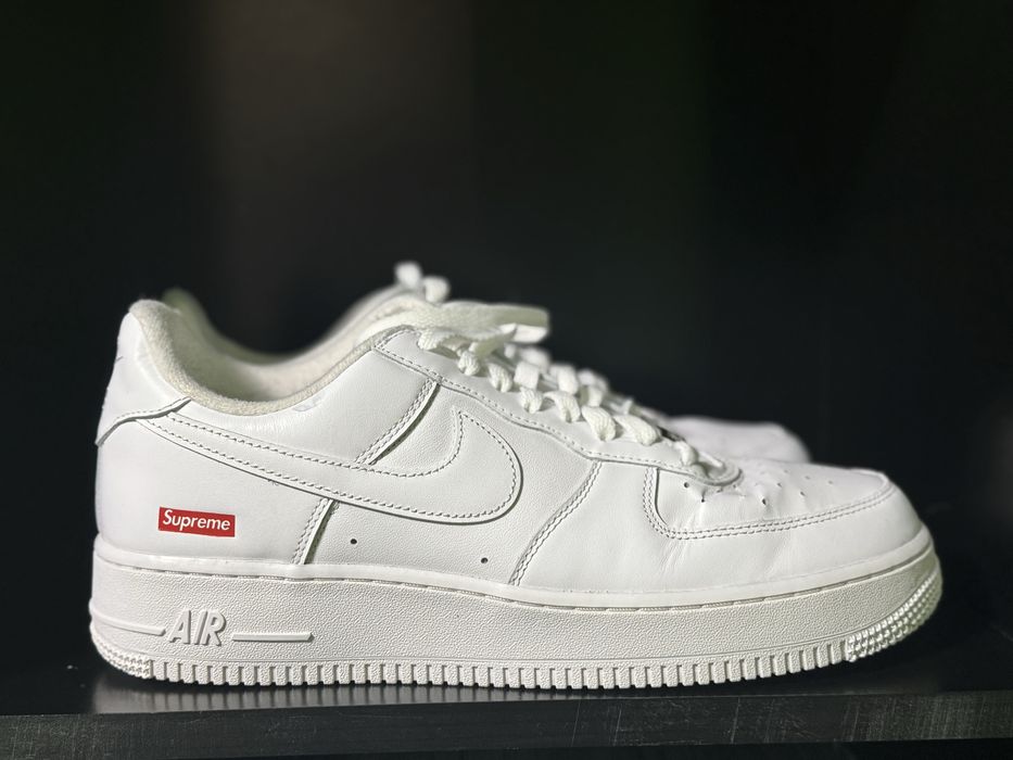Vând Nike x Supreme Air Force 1 Low White
