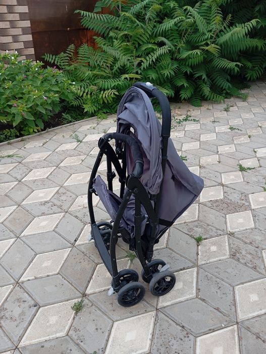 Продается коляска прогулочная