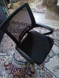 Компьютерное кресло/стул с подлокотниками