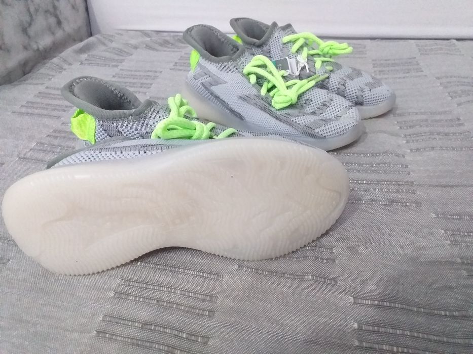 Маратонки за момче силиконови