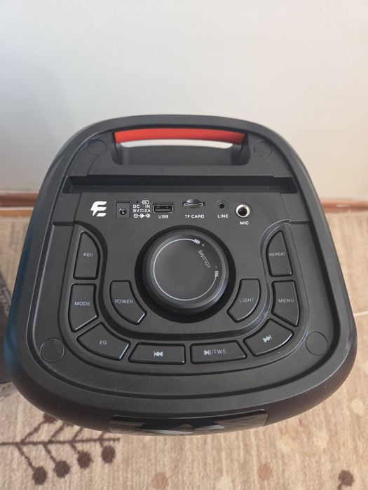 Boxa cu microfon