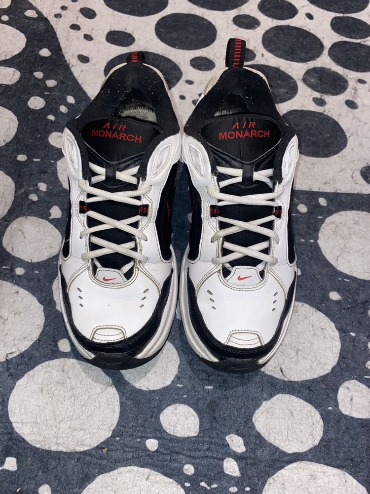 Nike air monarch
