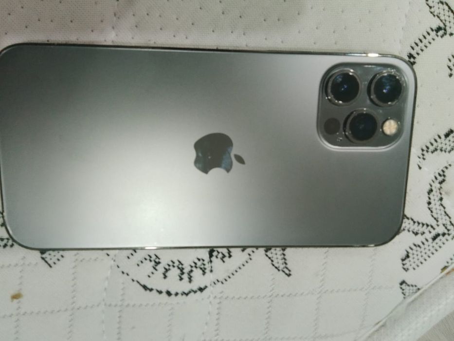 Продам айфон 12 про в хорошем состояние