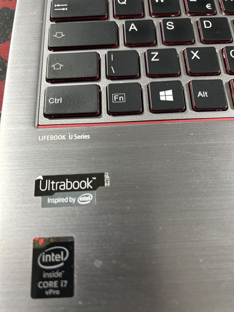 Dezmembrez laptop fujitsu lifebook u745