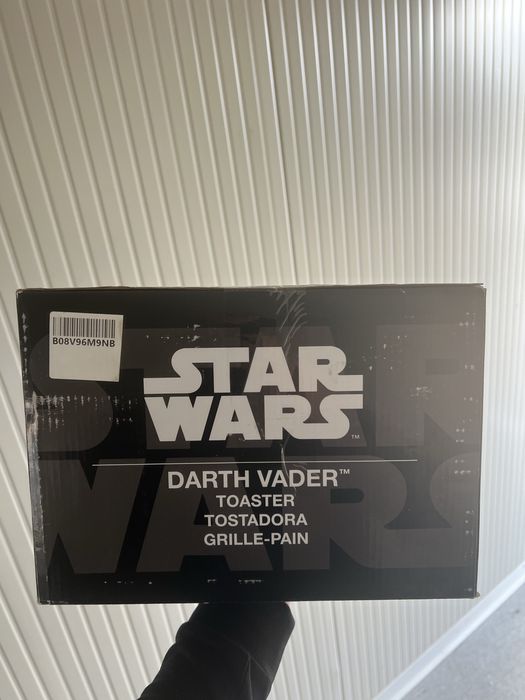 Нов Darth Vader тостер Uncanny Brands