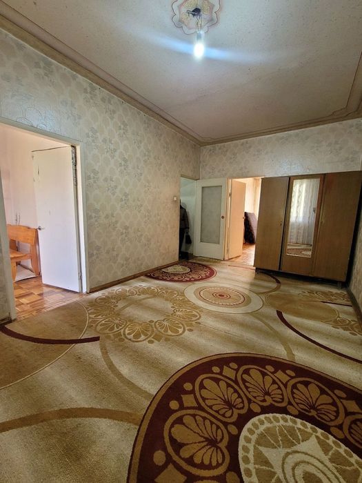 Продаётся квартира. Юнусабад 2 2/4/4