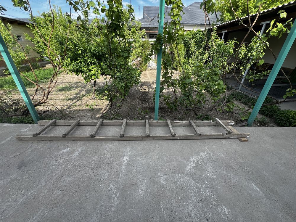Деревянные лестницу 4,5м