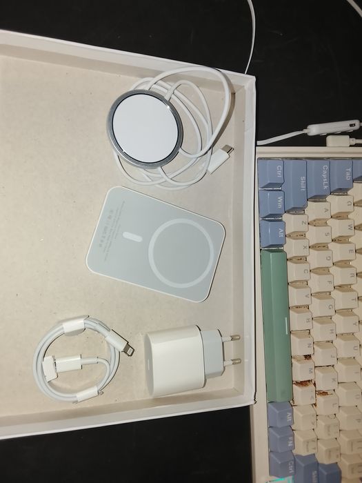 Продам зарядки для Айфона