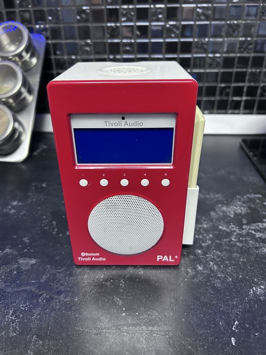 Vand  radio bluetooth Tivoli!