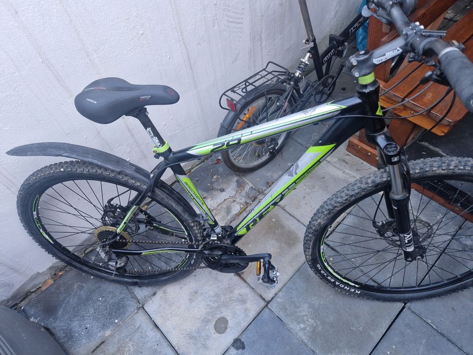 Vând doua biciclete la preț de una sau diverse schimburi