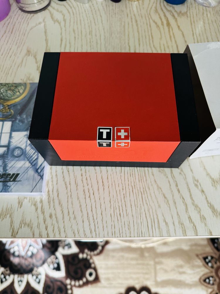 Продам Tissot Couturier Chronograph Automatic  (оригинал)
