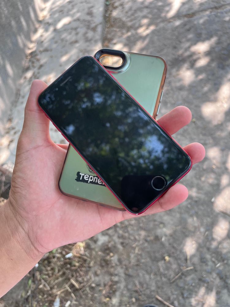 iPhone se 64гб 2020