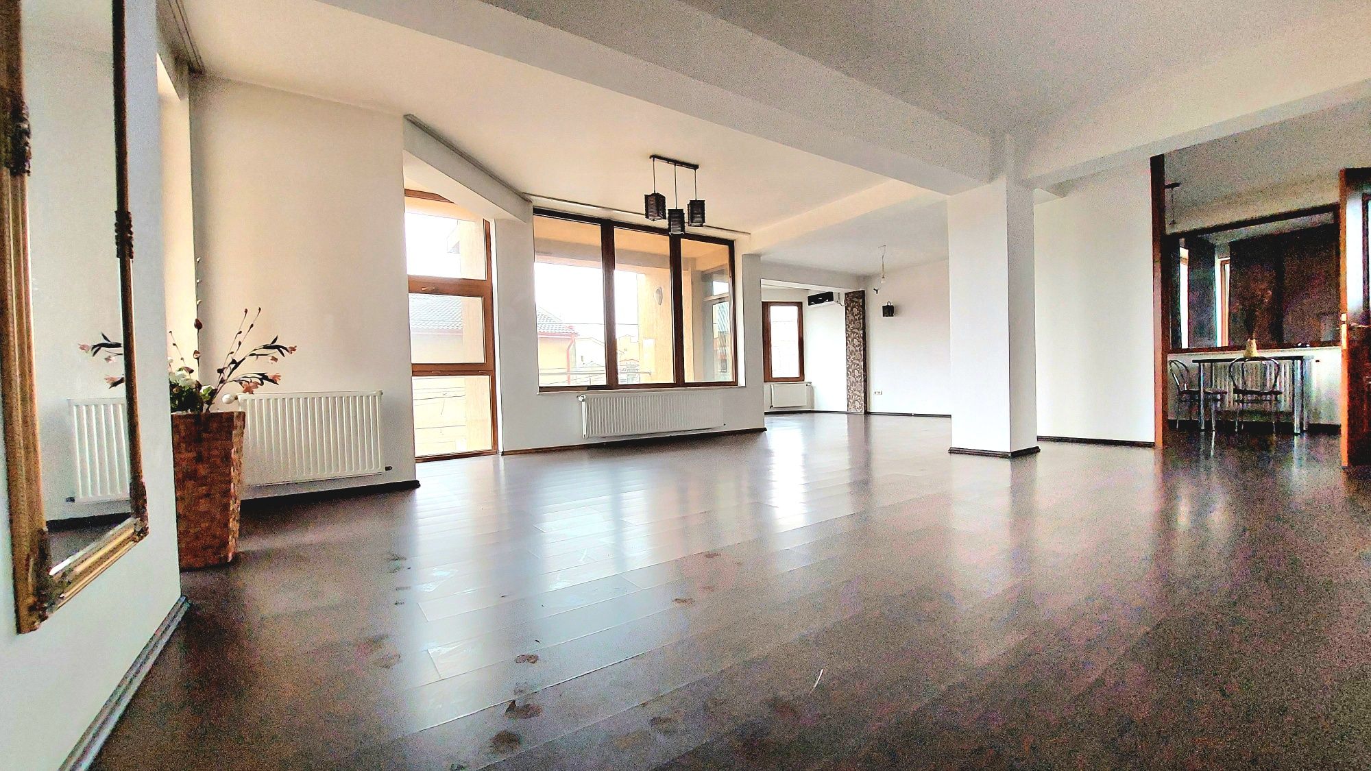 Apartament 4 camere Dacia I Et 1 I curte & boxa, mutare imediata