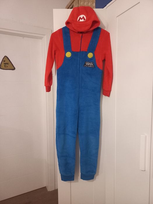 122-128 H&M Плюшен костюм / Overall  Super Mario