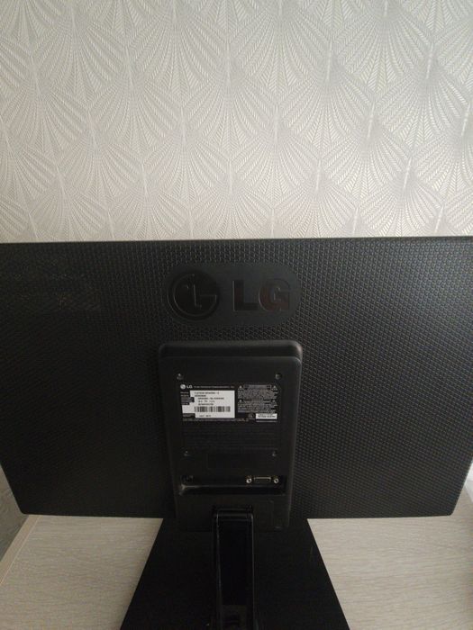 Монитор Lg Flatron 20 en33ss-B