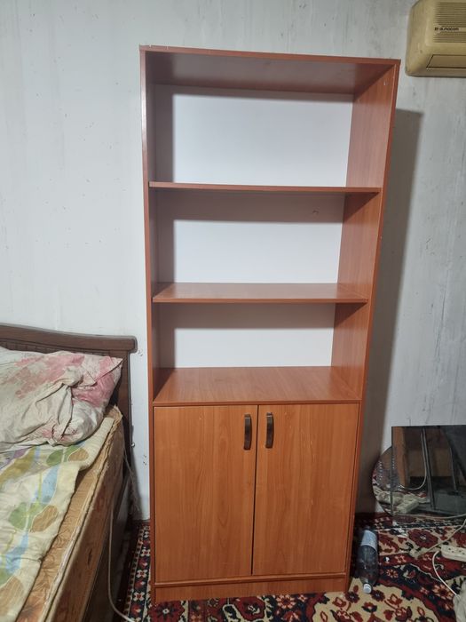 Срочно продам офисный шкаф