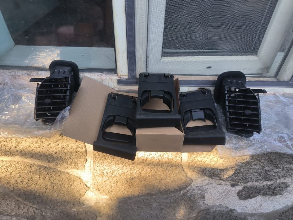 Воздуховод салона , подстаканник Тойота хайлюкс 2012