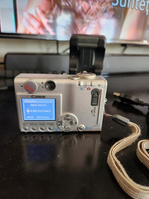 Cameră foto-video CANON ixus 500,perfect funcțională.