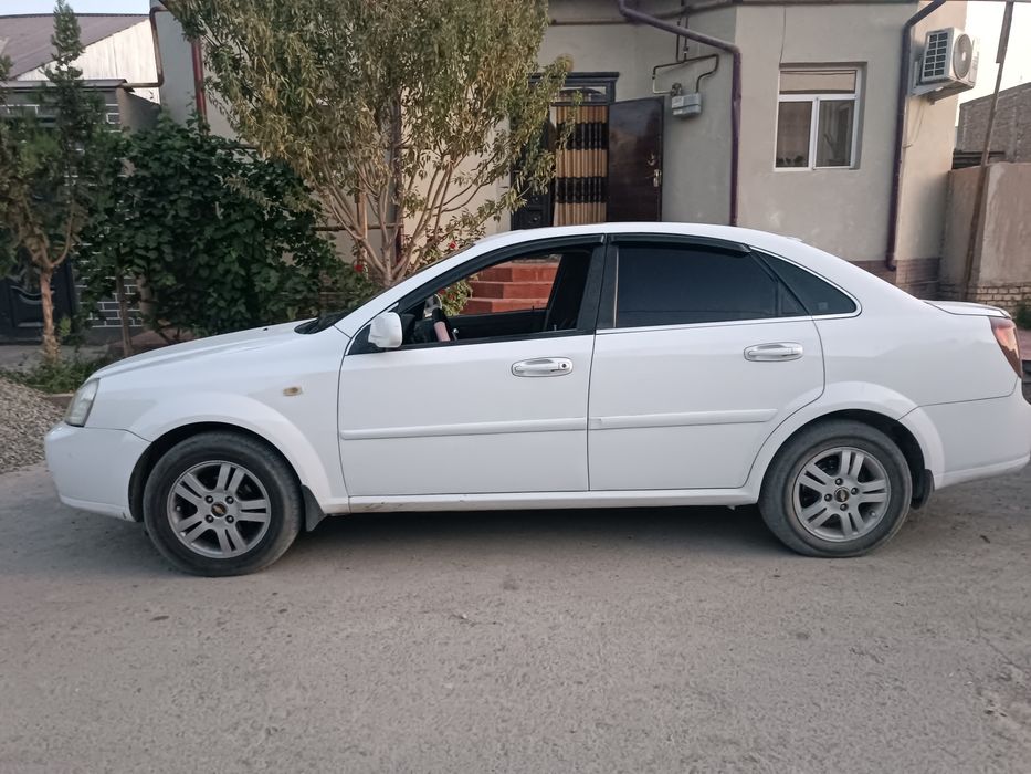 Лосеттии сотилади холати урта