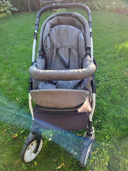 Бебешка количка със два коша много запазена 180лв