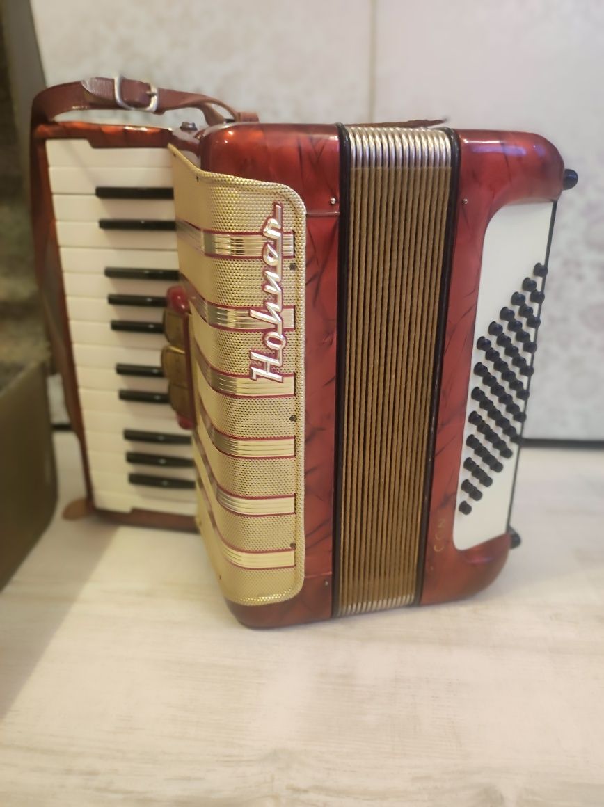 Акордеон HoHner 48 баса кутия