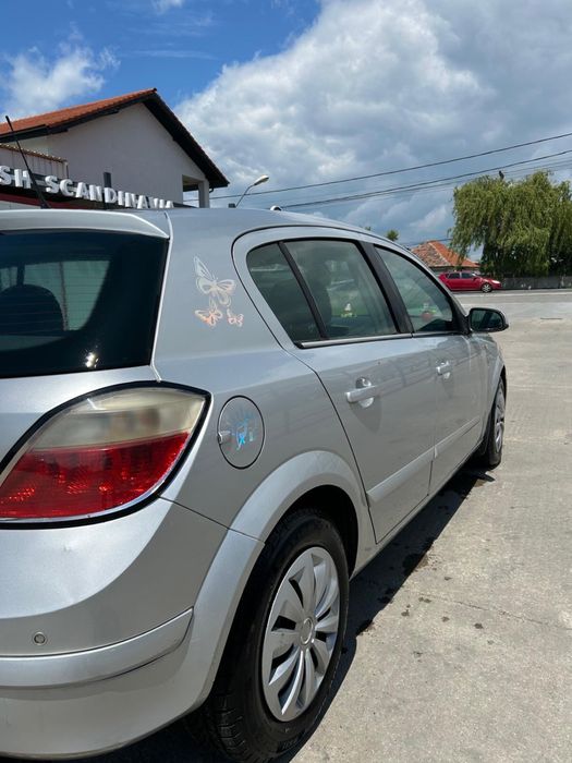 Vând Opel Astra H